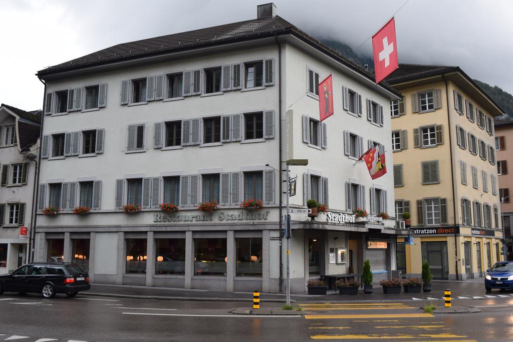 Hotel & Restaurant Stadthof Glarus Bagian luar foto