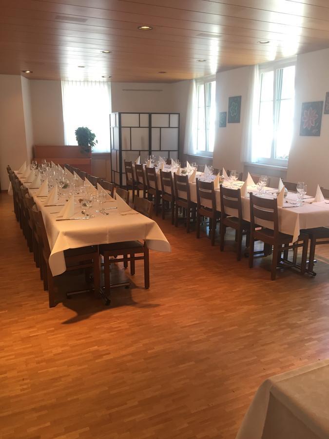 Hotel & Restaurant Stadthof Glarus Bagian luar foto