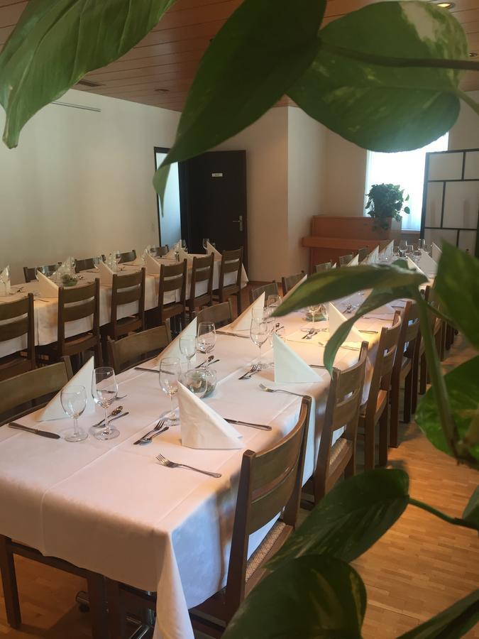 Hotel & Restaurant Stadthof Glarus Bagian luar foto