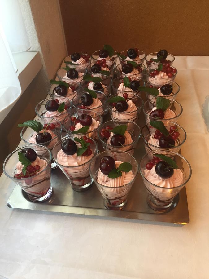 Hotel & Restaurant Stadthof Glarus Bagian luar foto