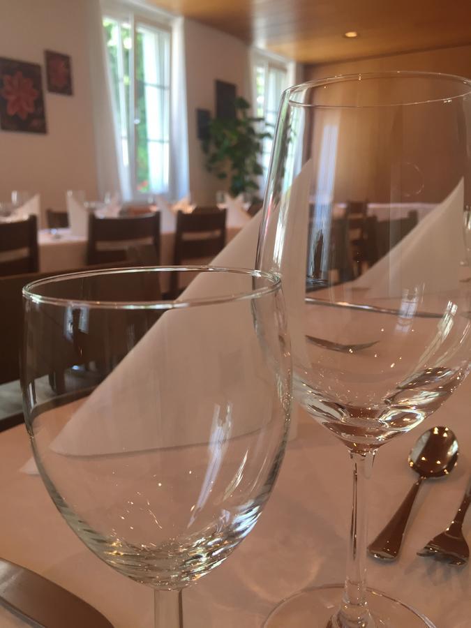 Hotel & Restaurant Stadthof Glarus Bagian luar foto
