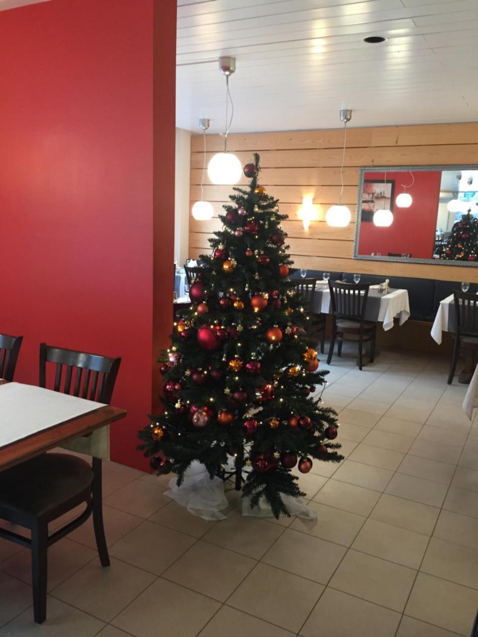 Hotel & Restaurant Stadthof Glarus Bagian luar foto