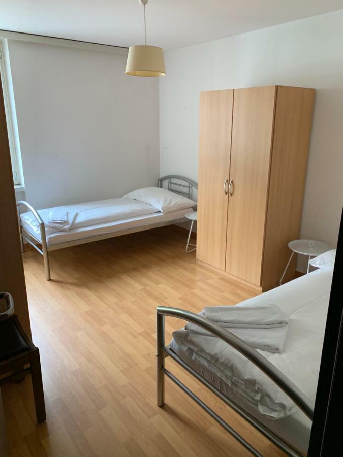 Hotel & Restaurant Stadthof Glarus Bagian luar foto