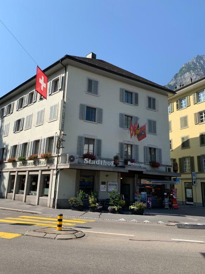 Hotel & Restaurant Stadthof Glarus Bagian luar foto